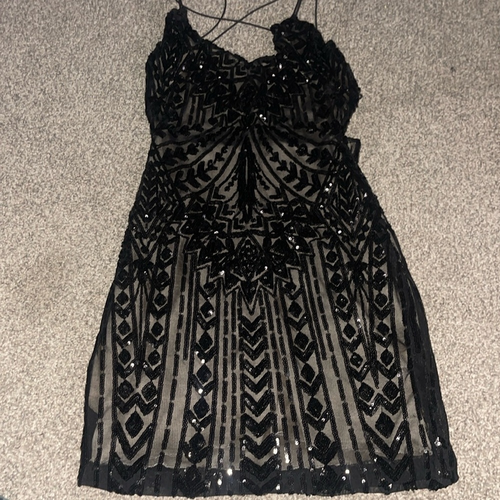 Worn it once for new years , in great condition:)